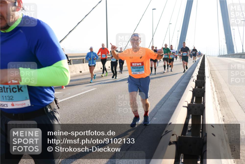 03.10.2025 - Köhlbrandbrückenlauf Strokosch-Dieckow http://msf.ph/oto/9102133 03.10.2025 09:23:06 Position 1 1132, 3495 meine-sportfotos.de
