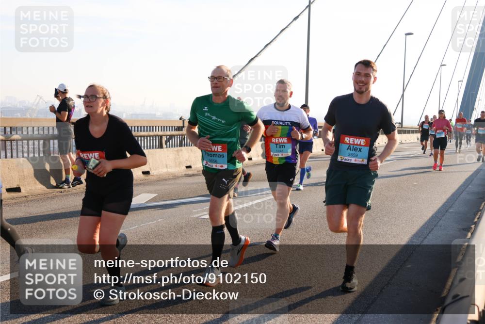 03.10.2025 - Köhlbrandbrückenlauf Strokosch-Dieckow http://msf.ph/oto/9102150 03.10.2025 09:23:10 Position 1 1248, 3659, 3658 meine-sportfotos.de