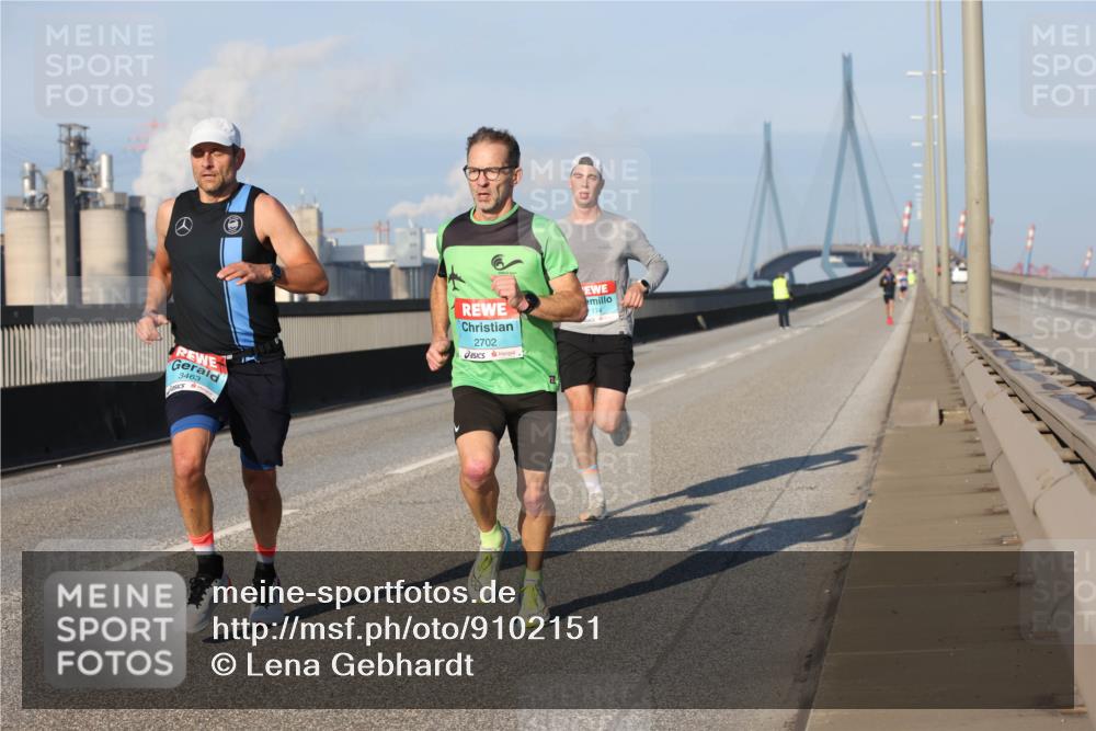 03.10.2025 - Köhlbrandbrückenlauf Lena Gebhardt http://msf.ph/oto/9102151 03.10.2025 09:37:09 Position 2 3463, 2702, 174 meine-sportfotos.de
