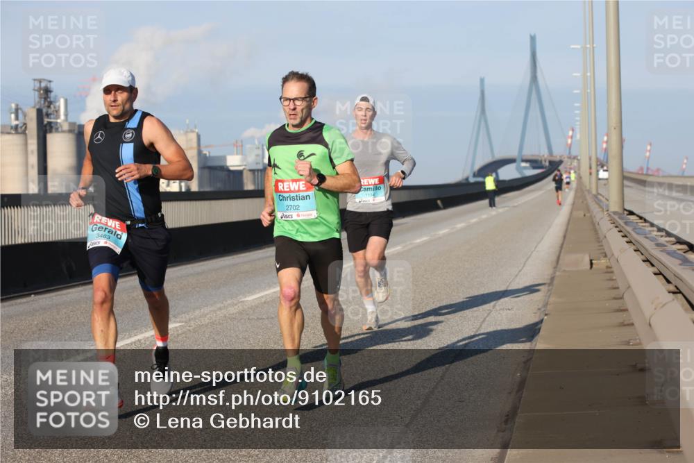 03.10.2025 - Köhlbrandbrückenlauf Lena Gebhardt http://msf.ph/oto/9102165 03.10.2025 09:37:09 Position 2 3463, 2702, 1174 meine-sportfotos.de