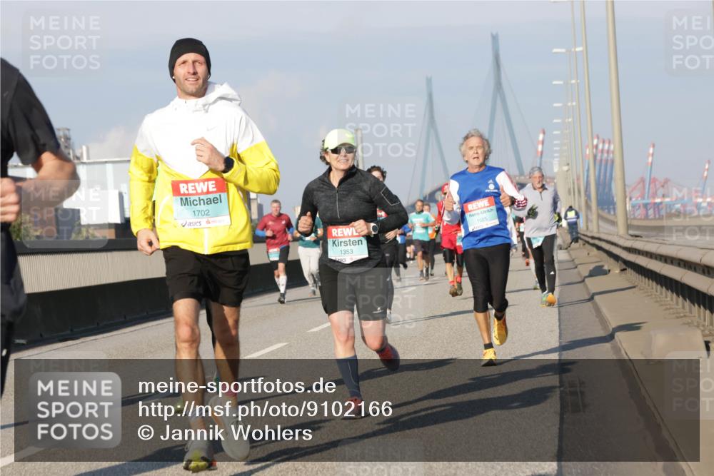 03.10.2025 - Köhlbrandbrückenlauf Jannik Wohlers http://msf.ph/oto/9102166 03.10.2025 09:49:25 Position 3 1702, 1353, 1025 meine-sportfotos.de