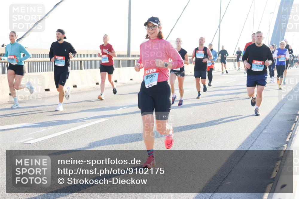 03.10.2025 - Köhlbrandbrückenlauf Strokosch-Dieckow http://msf.ph/oto/9102175 03.10.2025 09:23:14 Position 1 11, 1504 meine-sportfotos.de