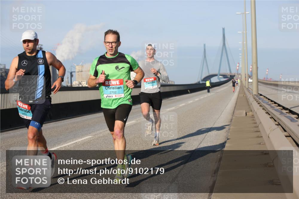 03.10.2025 - Köhlbrandbrückenlauf Lena Gebhardt http://msf.ph/oto/9102179 03.10.2025 09:37:10 Position 2 3463, 2702, 1174 meine-sportfotos.de