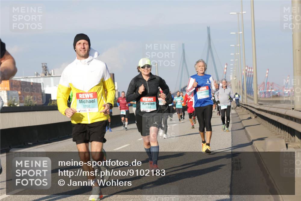 03.10.2025 - Köhlbrandbrückenlauf Jannik Wohlers http://msf.ph/oto/9102183 03.10.2025 09:49:25 Position 3 1702, 1353, 1025 meine-sportfotos.de
