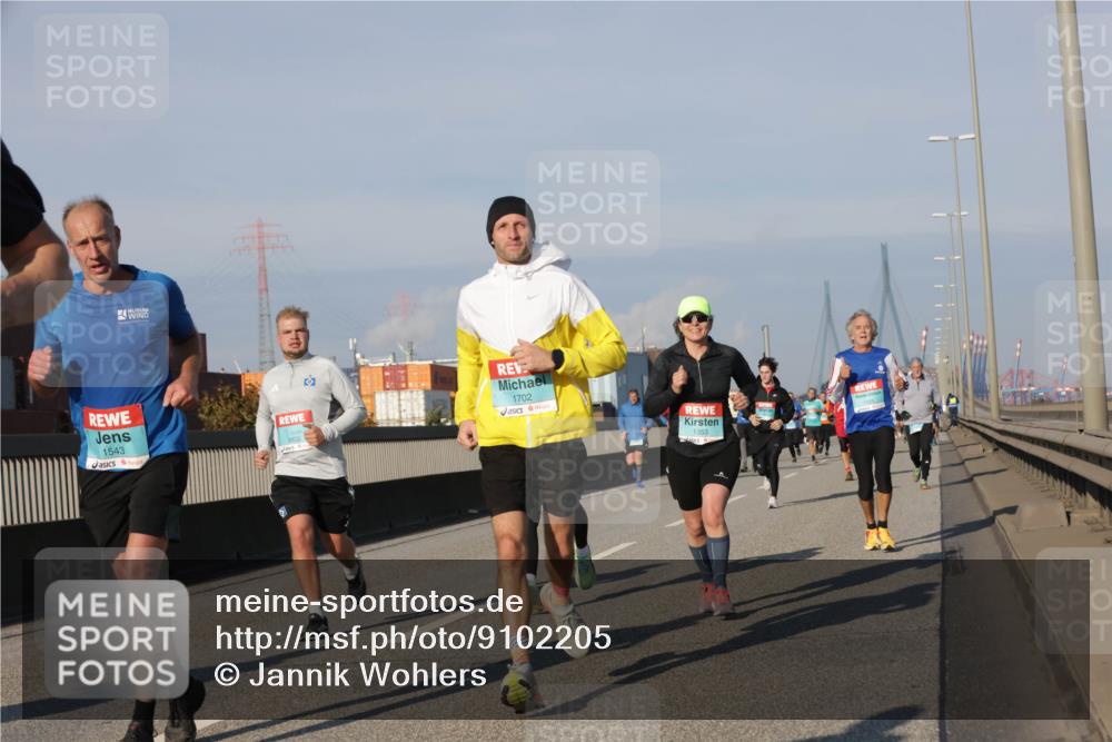 03.10.2025 - Köhlbrandbrückenlauf Jannik Wohlers http://msf.ph/oto/9102205 03.10.2025 09:49:26 Position 3 1543, 1702, 1353 meine-sportfotos.de