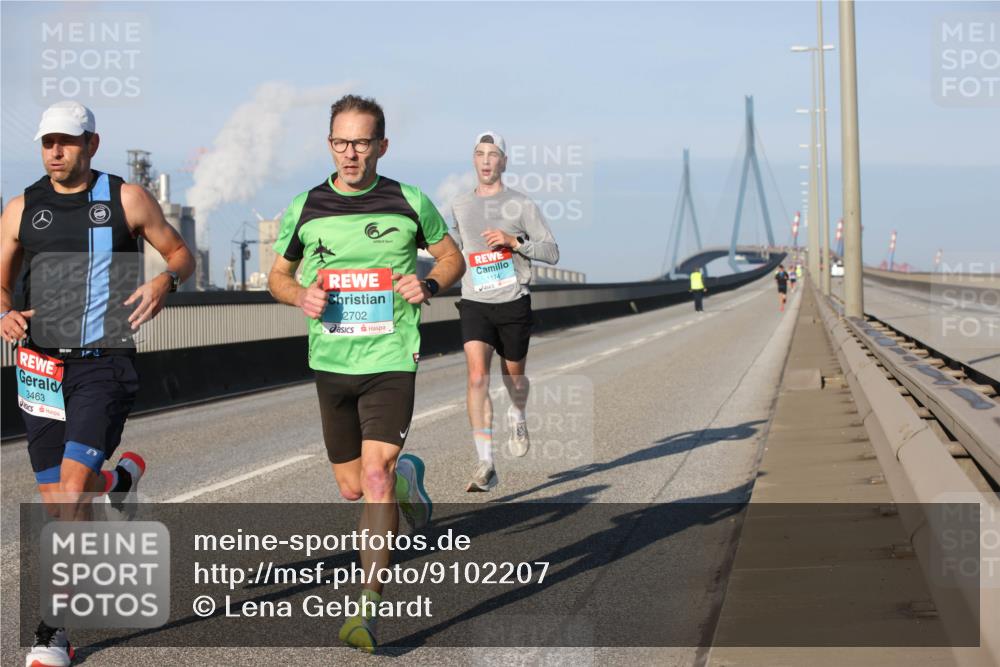 03.10.2025 - Köhlbrandbrückenlauf Lena Gebhardt http://msf.ph/oto/9102207 03.10.2025 09:37:10 Position 2 3463, 2702, 1174 meine-sportfotos.de