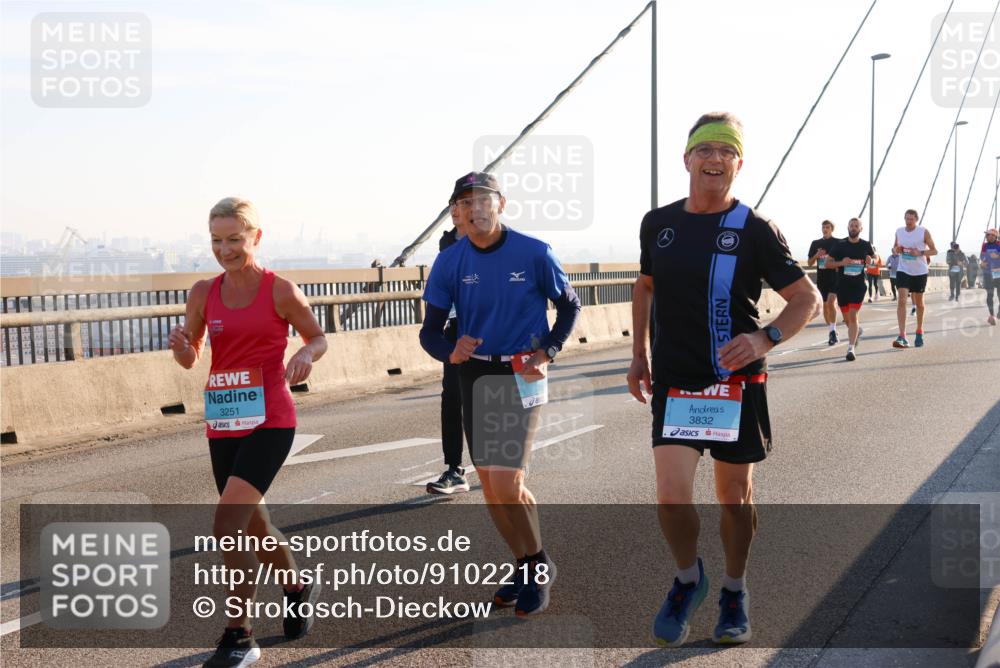 03.10.2025 - Köhlbrandbrückenlauf Strokosch-Dieckow http://msf.ph/oto/9102218 03.10.2025 09:23:33 Position 1 3251, 3832 meine-sportfotos.de