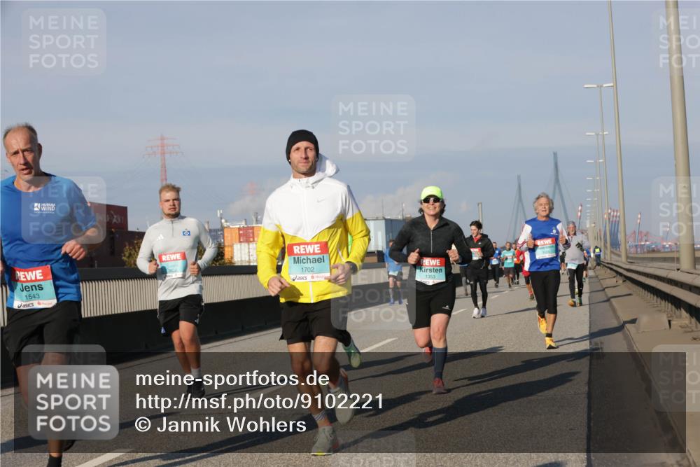 03.10.2025 - Köhlbrandbrückenlauf Jannik Wohlers http://msf.ph/oto/9102221 03.10.2025 09:49:26 Position 3 1543, 3802, 1702, 1353 meine-sportfotos.de
