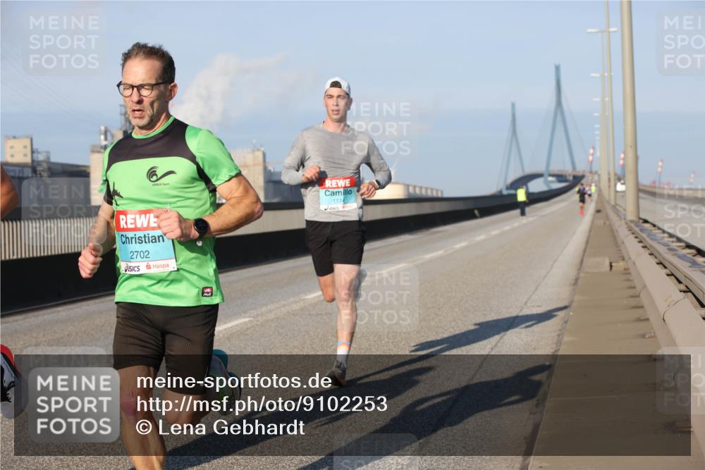 03.10.2025 - Köhlbrandbrückenlauf Lena Gebhardt http://msf.ph/oto/9102253 03.10.2025 09:37:10 Position 2 2702, 1174 meine-sportfotos.de