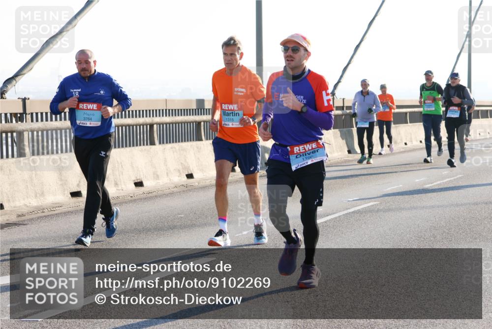 03.10.2025 - Köhlbrandbrückenlauf Strokosch-Dieckow http://msf.ph/oto/9102269 03.10.2025 09:23:39 Position 1 18, 3764, 1315, 1106 meine-sportfotos.de