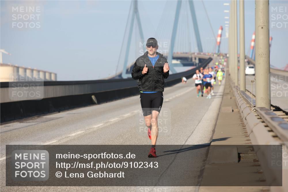 03.10.2025 - Köhlbrandbrückenlauf Lena Gebhardt http://msf.ph/oto/9102343 03.10.2025 09:37:23 Position 2 771 meine-sportfotos.de