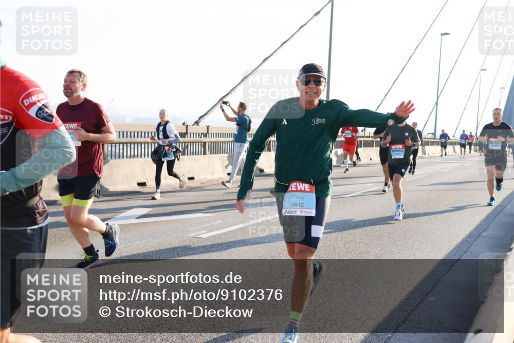 03.10.2025 - Köhlbrandbrückenlauf Strokosch-Dieckow http://msf.ph/oto/9102376 03.10.2025 09:24:01 Position 1 3812 meine-sportfotos.de