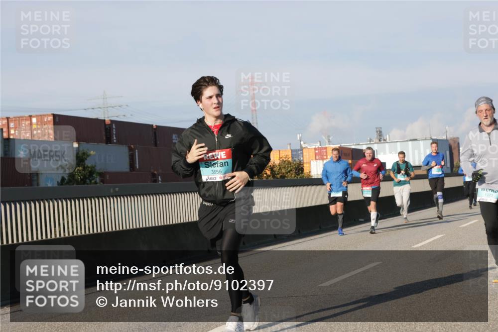 03.10.2025 - Köhlbrandbrückenlauf Jannik Wohlers http://msf.ph/oto/9102397 03.10.2025 09:49:31 Position 3 3655, 1073 meine-sportfotos.de