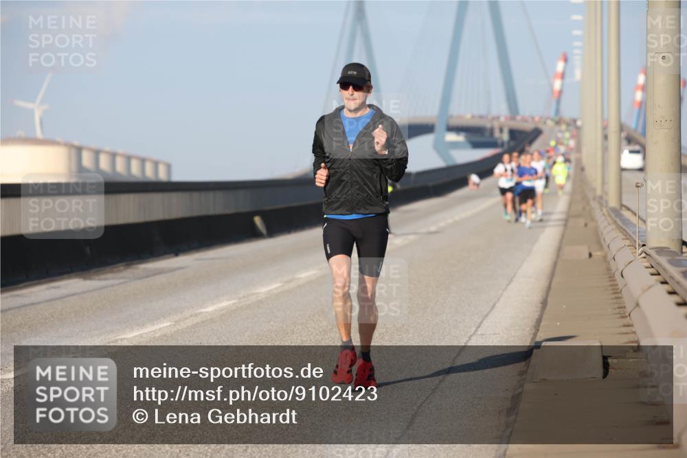 03.10.2025 - Köhlbrandbrückenlauf Lena Gebhardt http://msf.ph/oto/9102423 03.10.2025 09:37:24 Position 2  meine-sportfotos.de