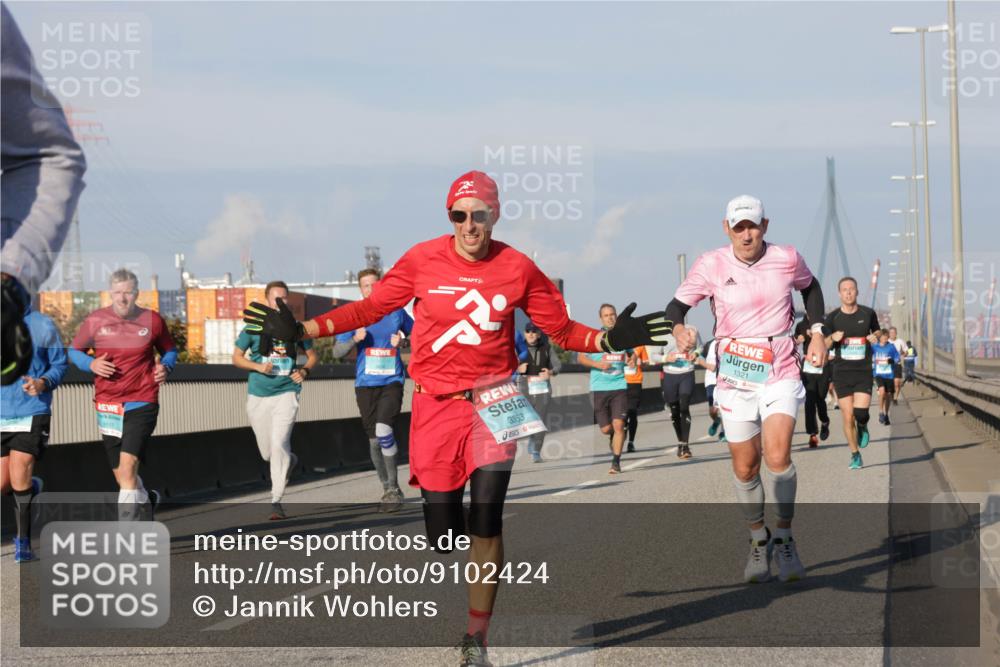 03.10.2025 - Köhlbrandbrückenlauf Jannik Wohlers http://msf.ph/oto/9102424 03.10.2025 09:49:33 Position 3 3117, 3353, 1321 meine-sportfotos.de