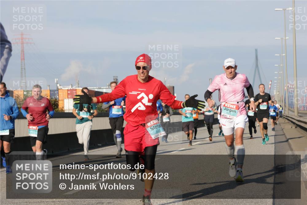 03.10.2025 - Köhlbrandbrückenlauf Jannik Wohlers http://msf.ph/oto/9102428 03.10.2025 09:49:33 Position 3 3353, 1321 meine-sportfotos.de