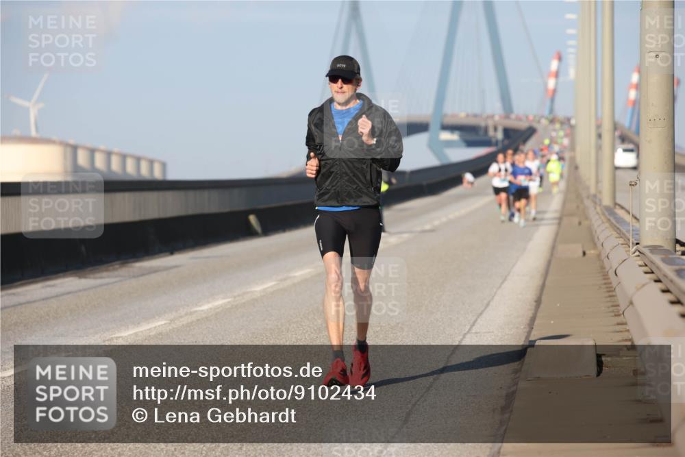 03.10.2025 - Köhlbrandbrückenlauf Lena Gebhardt http://msf.ph/oto/9102434 03.10.2025 09:37:24 Position 2  meine-sportfotos.de