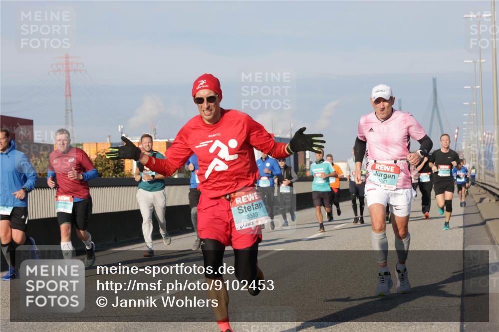 03.10.2025 - Köhlbrandbrückenlauf Jannik Wohlers http://msf.ph/oto/9102453 03.10.2025 09:49:34 Position 3 3117, 3353, 1321 meine-sportfotos.de