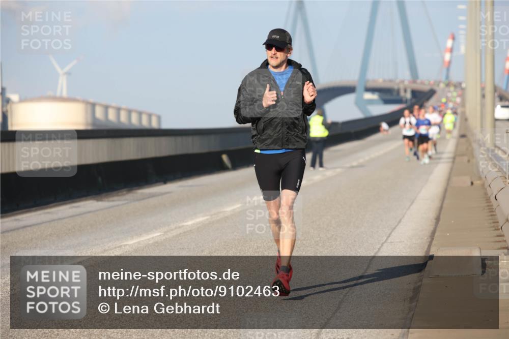 03.10.2025 - Köhlbrandbrückenlauf Lena Gebhardt http://msf.ph/oto/9102463 03.10.2025 09:37:24 Position 2  meine-sportfotos.de