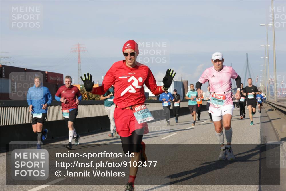 03.10.2025 - Köhlbrandbrückenlauf Jannik Wohlers http://msf.ph/oto/9102477 03.10.2025 09:49:34 Position 3 3353, 1321 meine-sportfotos.de