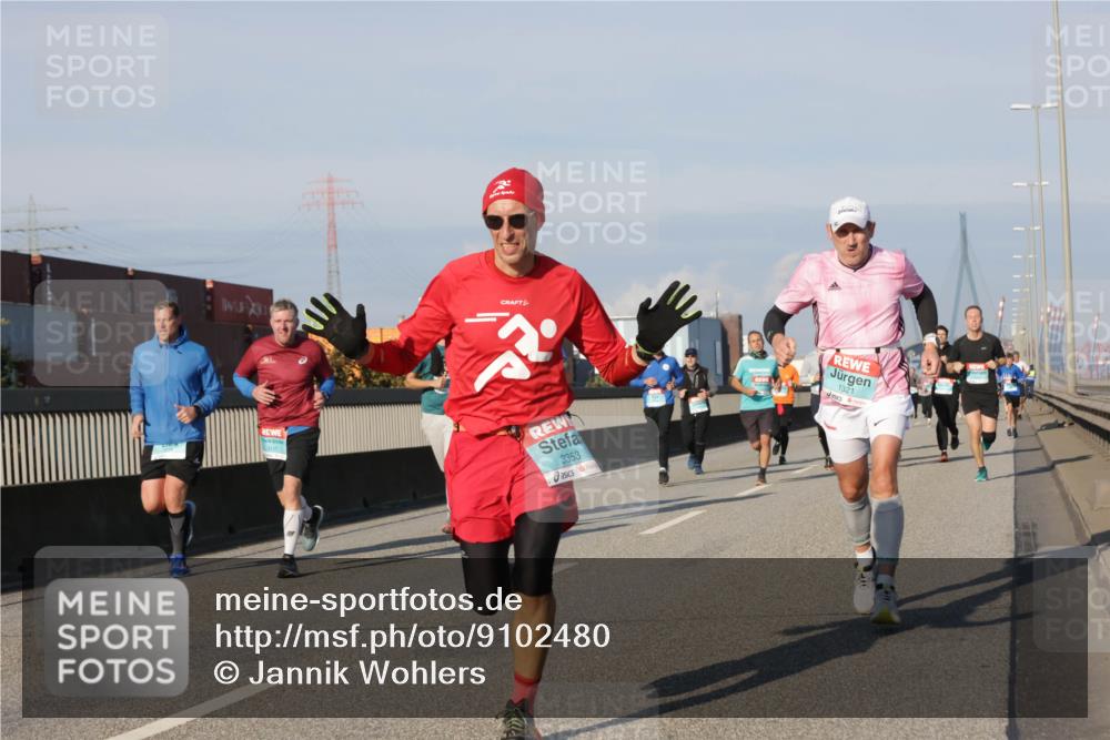 03.10.2025 - Köhlbrandbrückenlauf Jannik Wohlers http://msf.ph/oto/9102480 03.10.2025 09:49:34 Position 3 3353, 1321 meine-sportfotos.de