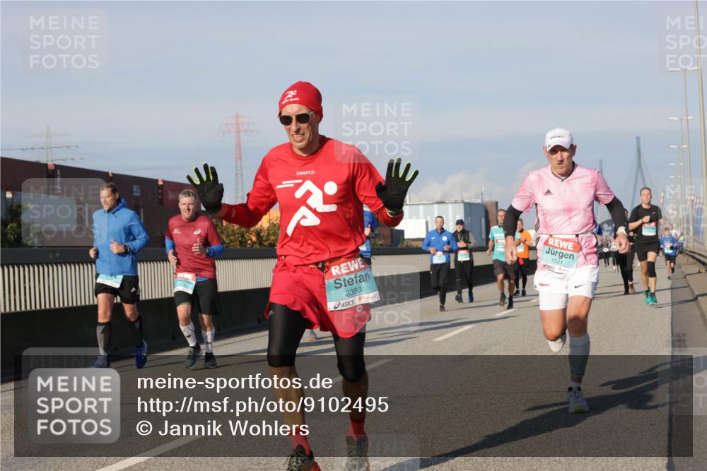 03.10.2025 - Köhlbrandbrückenlauf Jannik Wohlers http://msf.ph/oto/9102495 03.10.2025 09:49:34 Position 3 10400, 3353, 1321 meine-sportfotos.de