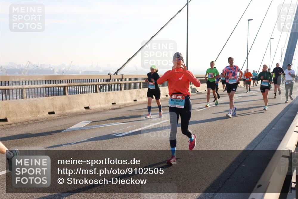 03.10.2025 - Köhlbrandbrückenlauf Strokosch-Dieckow http://msf.ph/oto/9102505 03.10.2025 09:24:28 Position 1 1595 meine-sportfotos.de