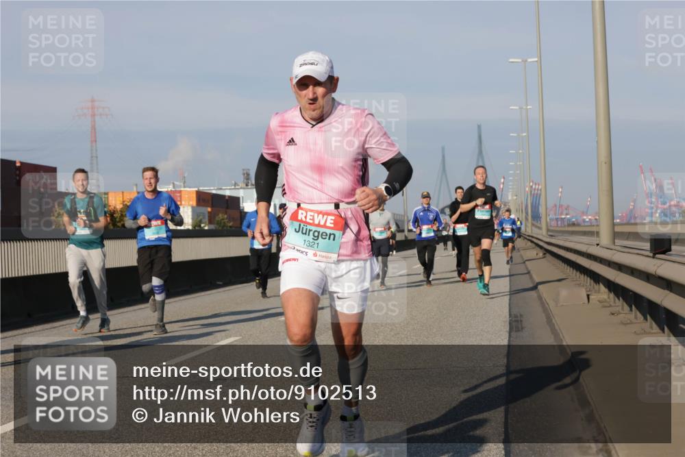 03.10.2025 - Köhlbrandbrückenlauf Jannik Wohlers http://msf.ph/oto/9102513 03.10.2025 09:49:35 Position 3 1321 meine-sportfotos.de