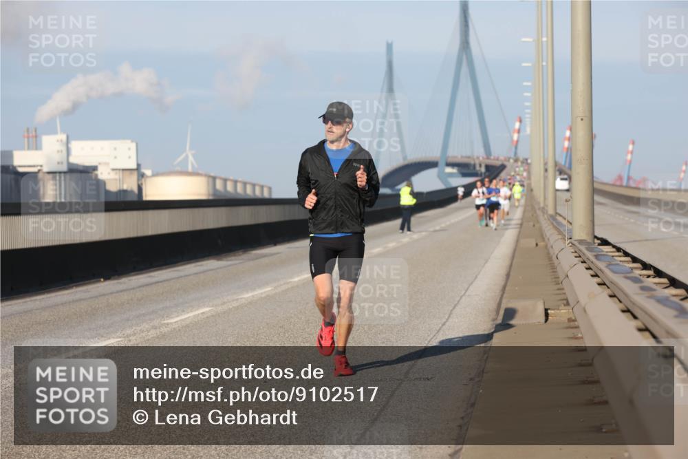03.10.2025 - Köhlbrandbrückenlauf Lena Gebhardt http://msf.ph/oto/9102517 03.10.2025 09:37:25 Position 2 77 meine-sportfotos.de