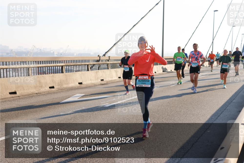 03.10.2025 - Köhlbrandbrückenlauf Strokosch-Dieckow http://msf.ph/oto/9102523 03.10.2025 09:24:28 Position 1 1595 meine-sportfotos.de