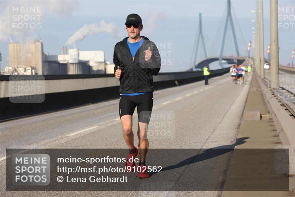 03.10.2025 - Köhlbrandbrückenlauf Lena Gebhardt http://msf.ph/oto/9102562 03.10.2025 09:37:27 Position 2  meine-sportfotos.de