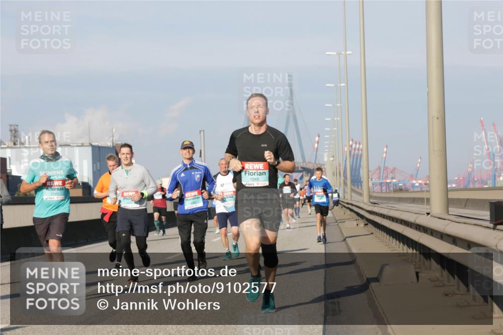 03.10.2025 - Köhlbrandbrückenlauf Jannik Wohlers http://msf.ph/oto/9102577 03.10.2025 09:49:37 Position 3 1141, 3066, 1045 meine-sportfotos.de
