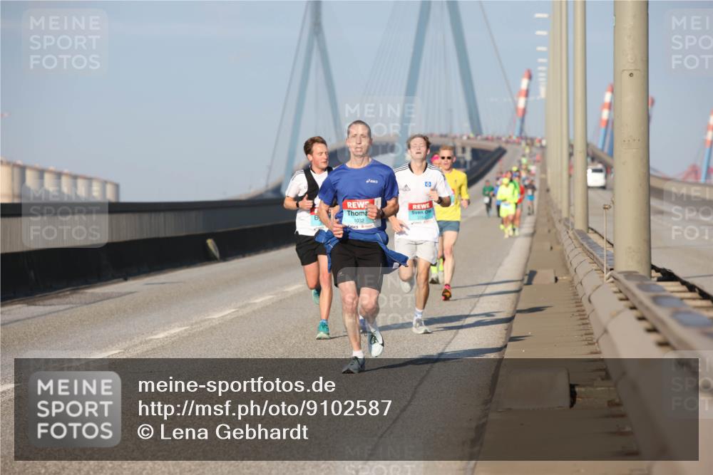 03.10.2025 - Köhlbrandbrückenlauf Lena Gebhardt http://msf.ph/oto/9102587 03.10.2025 09:37:39 Position 2 1032 meine-sportfotos.de