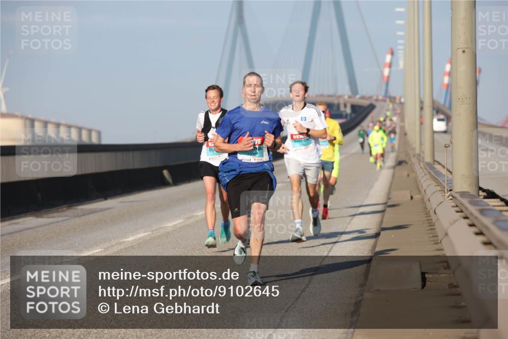 03.10.2025 - Köhlbrandbrückenlauf Lena Gebhardt http://msf.ph/oto/9102645 03.10.2025 09:37:40 Position 2 1032 meine-sportfotos.de
