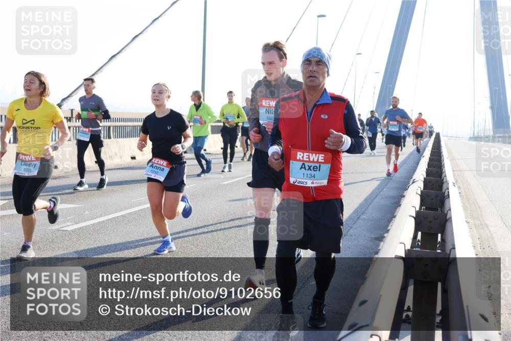 03.10.2025 - Köhlbrandbrückenlauf Strokosch-Dieckow http://msf.ph/oto/9102656 03.10.2025 09:24:42 Position 1 3333, 1242, 1623, 1134 meine-sportfotos.de