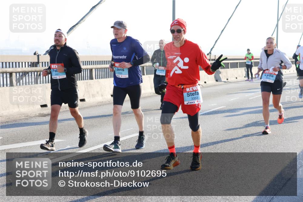 03.10.2025 - Köhlbrandbrückenlauf Strokosch-Dieckow http://msf.ph/oto/9102695 03.10.2025 09:25:01 Position 1 2661, 1250, 3353, 3625 meine-sportfotos.de