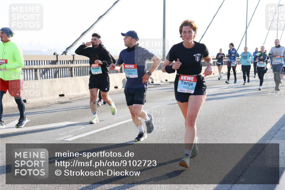 03.10.2025 - Köhlbrandbrückenlauf Strokosch-Dieckow http://msf.ph/oto/9102723 03.10.2025 09:25:12 Position 1 1445, 3820, 1412 meine-sportfotos.de