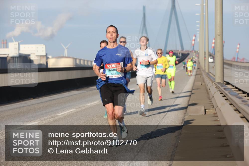 03.10.2025 - Köhlbrandbrückenlauf Lena Gebhardt http://msf.ph/oto/9102770 03.10.2025 09:37:42 Position 2 1032 meine-sportfotos.de