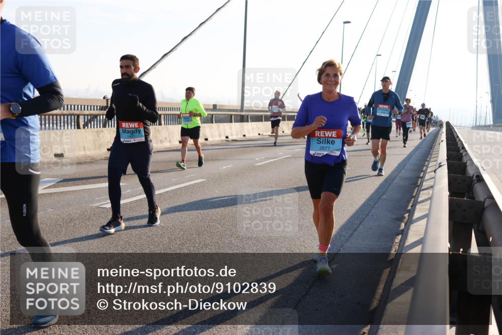 03.10.2025 - Köhlbrandbrückenlauf Strokosch-Dieckow http://msf.ph/oto/9102839 03.10.2025 09:25:52 Position 1 1931, 2677 meine-sportfotos.de
