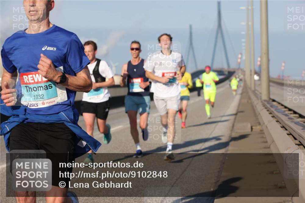 03.10.2025 - Köhlbrandbrückenlauf Lena Gebhardt http://msf.ph/oto/9102848 03.10.2025 09:37:44 Position 2 1032 meine-sportfotos.de