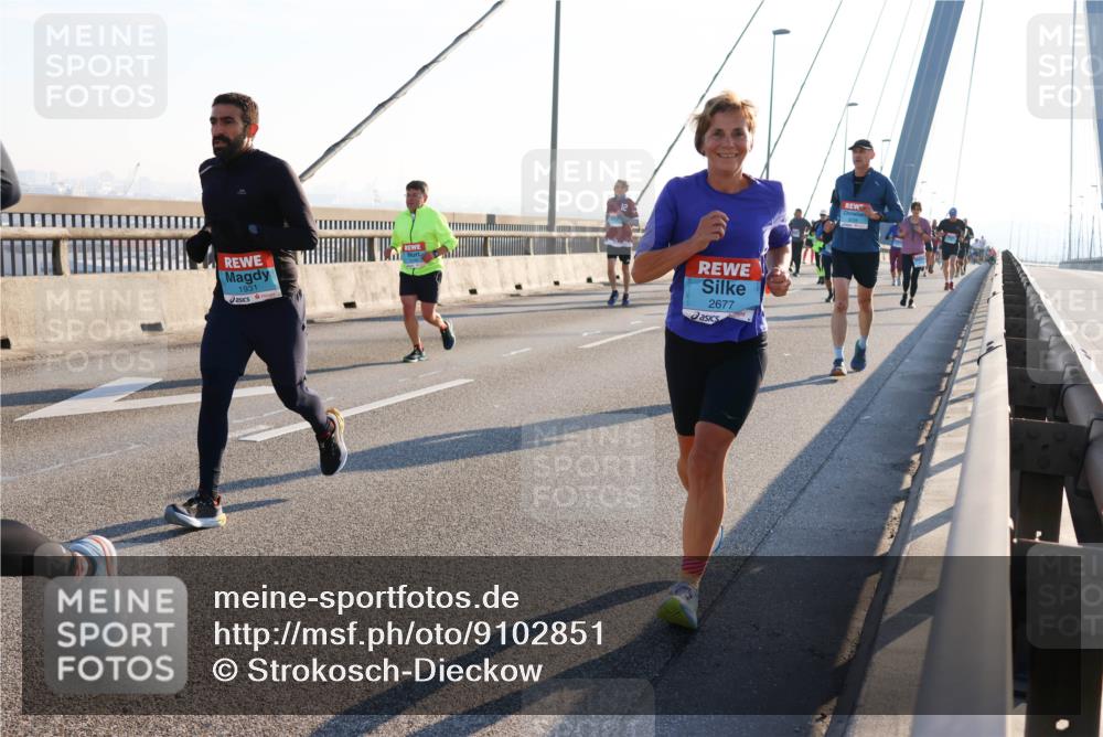 03.10.2025 - Köhlbrandbrückenlauf Strokosch-Dieckow http://msf.ph/oto/9102851 03.10.2025 09:25:52 Position 1 1931, 2677 meine-sportfotos.de