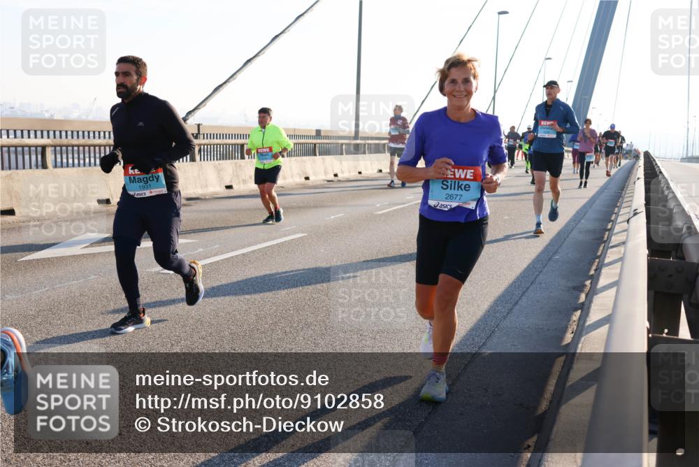 03.10.2025 - Köhlbrandbrückenlauf Strokosch-Dieckow http://msf.ph/oto/9102858 03.10.2025 09:25:52 Position 1 1931, 2677 meine-sportfotos.de
