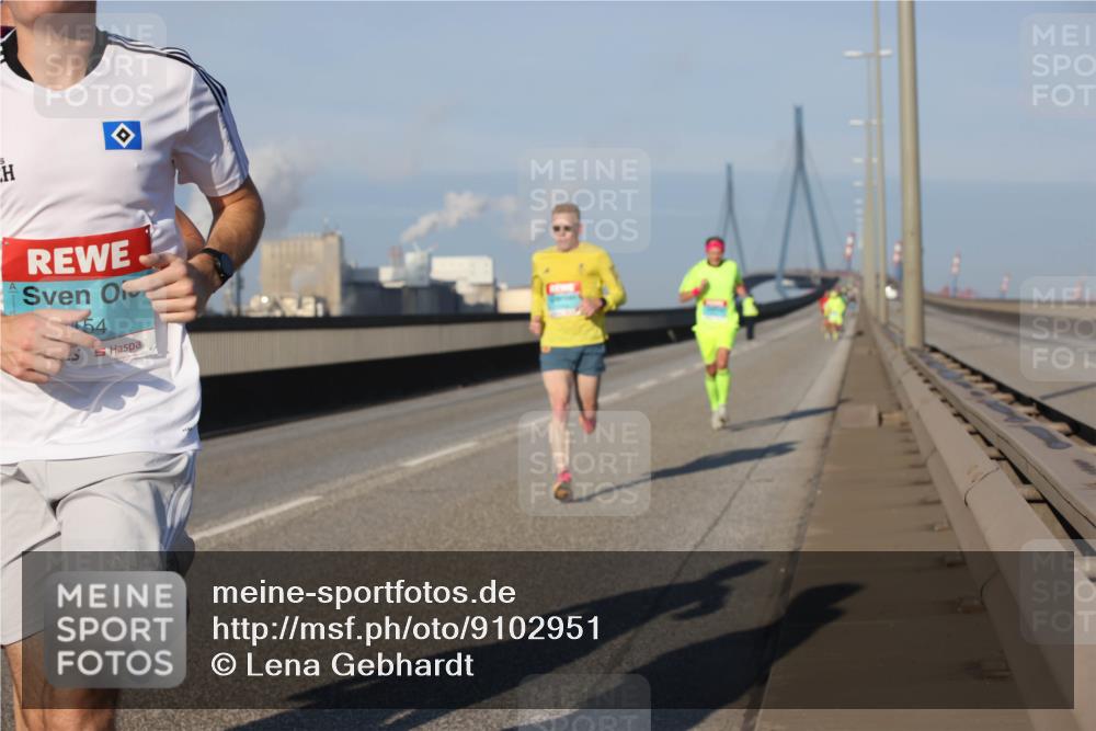 03.10.2025 - Köhlbrandbrückenlauf Lena Gebhardt http://msf.ph/oto/9102951 03.10.2025 09:37:46 Position 2  meine-sportfotos.de