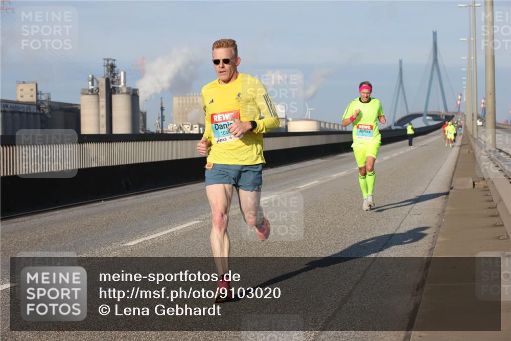 03.10.2025 - Köhlbrandbrückenlauf Lena Gebhardt http://msf.ph/oto/9103020 03.10.2025 09:37:47 Position 2 1044 meine-sportfotos.de
