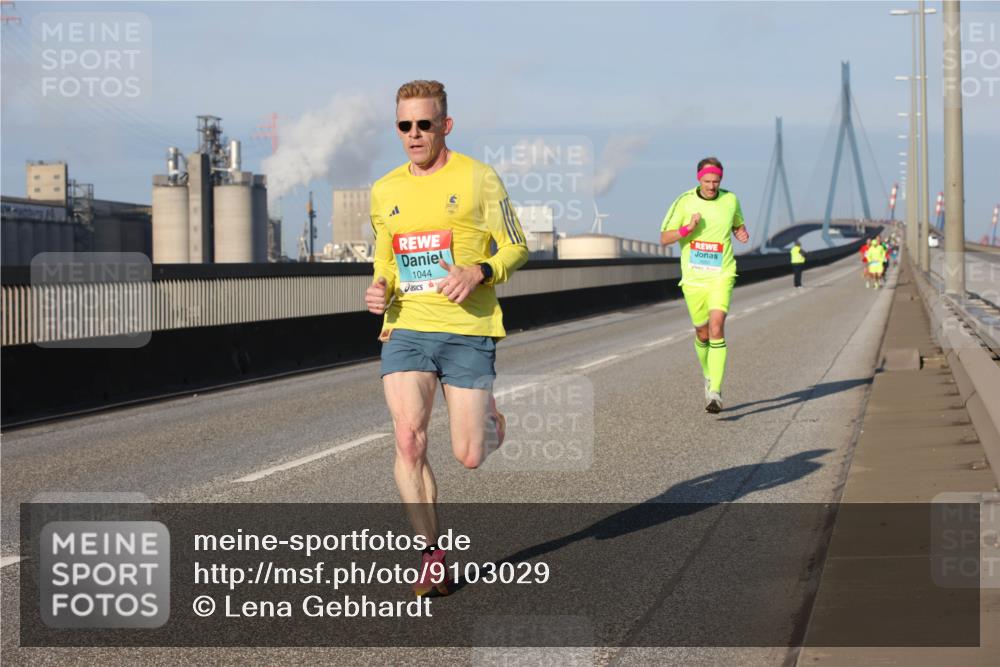 03.10.2025 - Köhlbrandbrückenlauf Lena Gebhardt http://msf.ph/oto/9103029 03.10.2025 09:37:48 Position 2 1044 meine-sportfotos.de