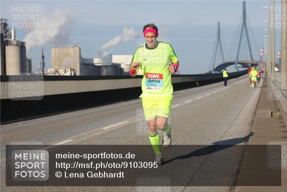 03.10.2025 - Köhlbrandbrückenlauf Lena Gebhardt http://msf.ph/oto/9103095 03.10.2025 09:37:49 Position 2 3082 meine-sportfotos.de