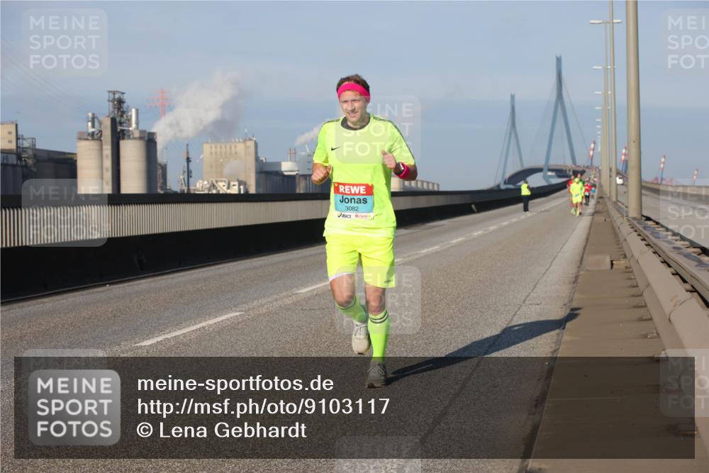 03.10.2025 - Köhlbrandbrückenlauf Lena Gebhardt http://msf.ph/oto/9103117 03.10.2025 09:37:49 Position 2 3082 meine-sportfotos.de