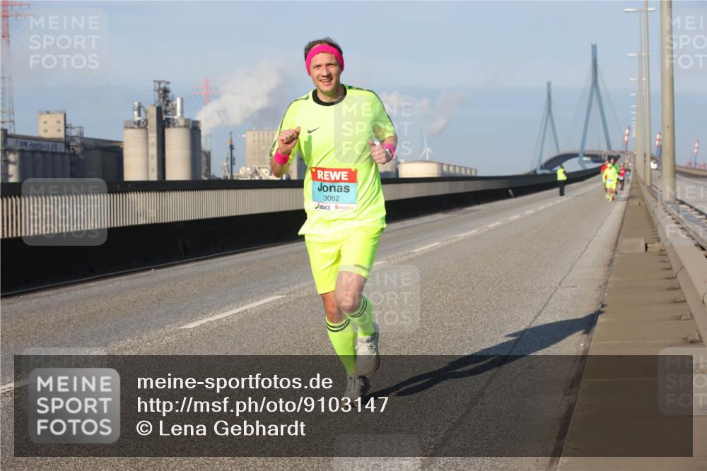 03.10.2025 - Köhlbrandbrückenlauf Lena Gebhardt http://msf.ph/oto/9103147 03.10.2025 09:37:50 Position 2 3082 meine-sportfotos.de