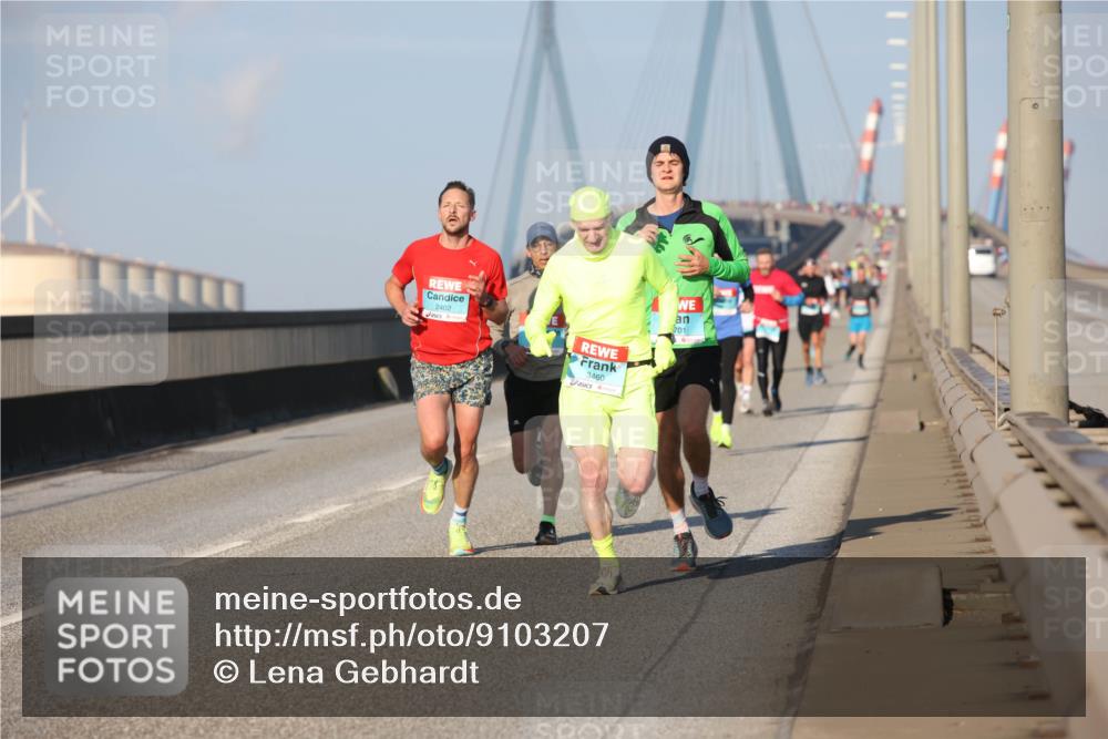03.10.2025 - Köhlbrandbrückenlauf Lena Gebhardt http://msf.ph/oto/9103207 03.10.2025 09:37:59 Position 2 2402, 3460, 701 meine-sportfotos.de