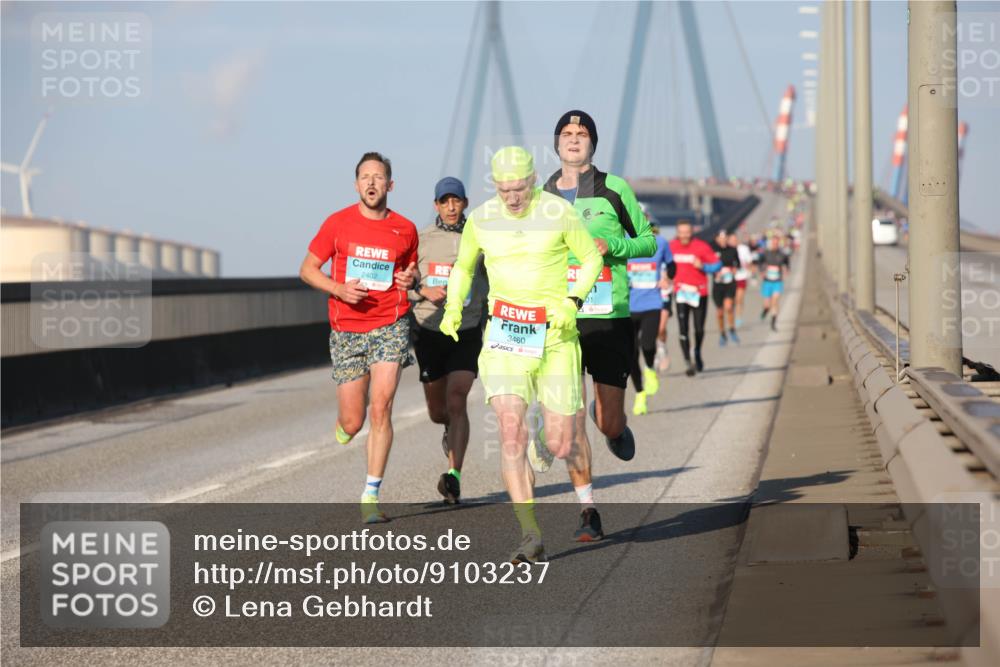 03.10.2025 - Köhlbrandbrückenlauf Lena Gebhardt http://msf.ph/oto/9103237 03.10.2025 09:37:59 Position 2 2402, 3460 meine-sportfotos.de